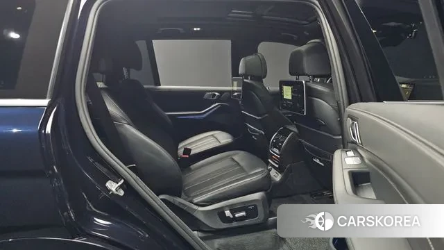 BMW X7 (G07) 2021 Черный из Кореи, фото 2