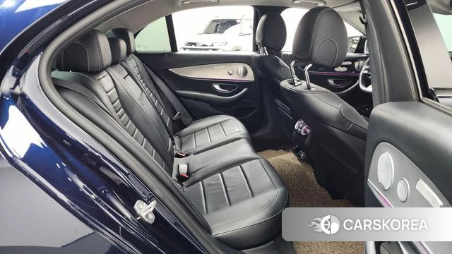 Mercedes-Benz E-Class W213 2018 Синий из Кореи, фото 2