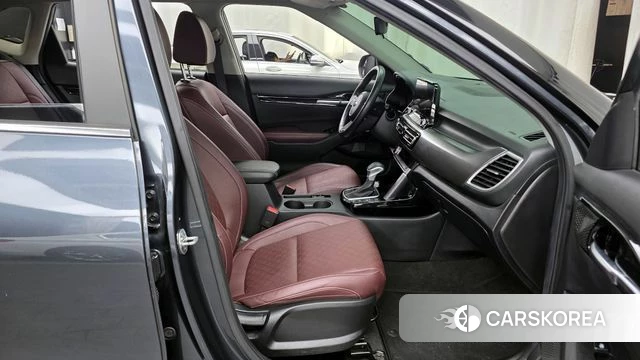 Kia Seltos 2021 Серый из Кореи, фото 2