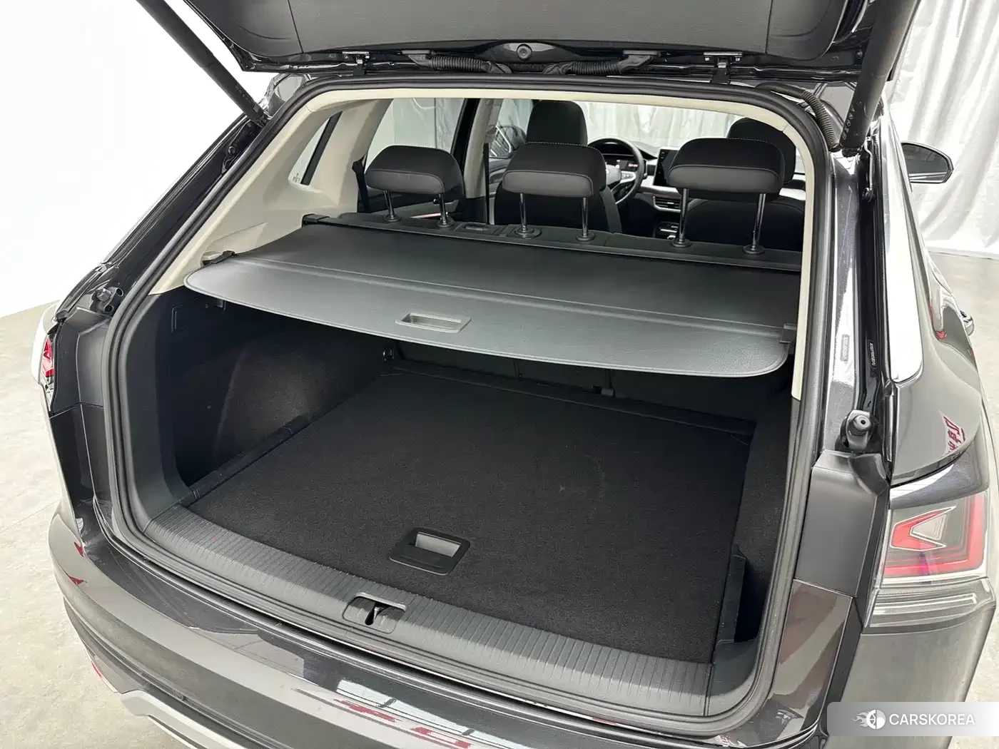 Volkswagen Tayron 2023 Silver/gray из Китая, фото 2