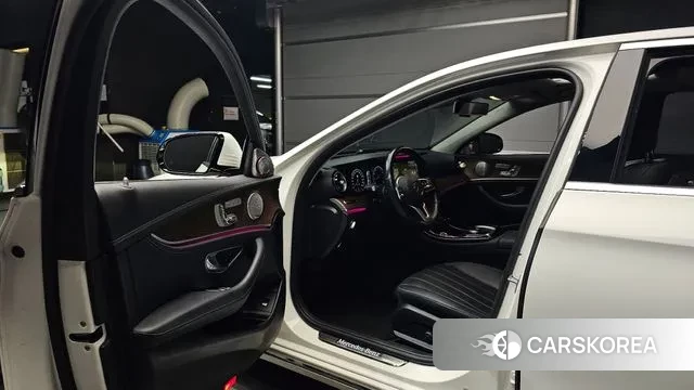 Mercedes-Benz E-Class W213 2020 Белый из Кореи, фото 2