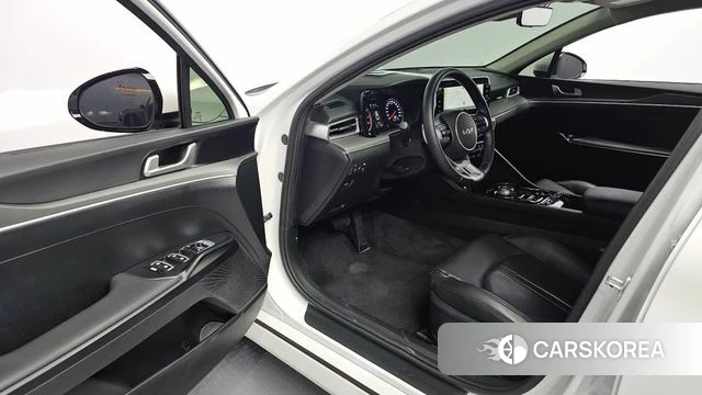 Kia K5 3rd generation 2023 Белый из Кореи, фото 2