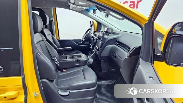 Hyundai Staria 2022 Желтый из Кореи, фото 2