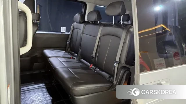 Hyundai Staria 2023 Серебряный из Кореи, фото 2