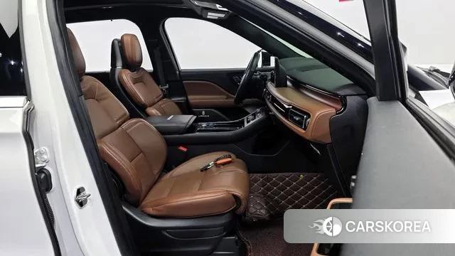 Lincoln Aviator 2nd generation 2021 Белый из Кореи, фото 2