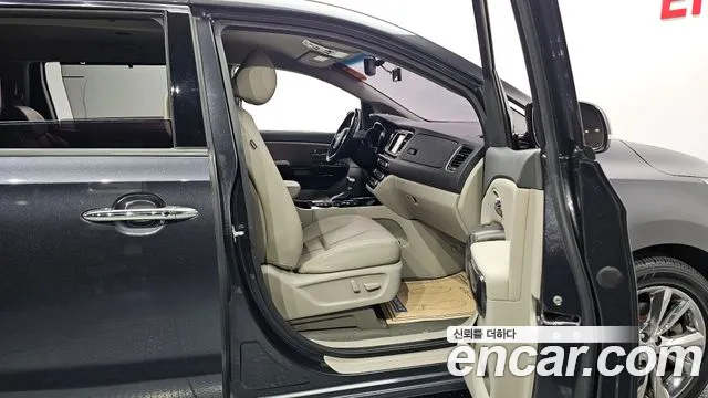 Kia The New Carnival 2019 Серый из Кореи, фото 2