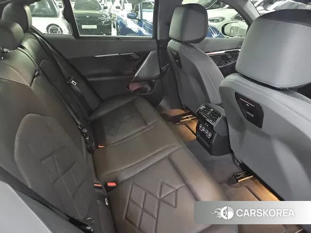 BMW 5 Series (G60) 2024 Белый из Кореи, фото 2