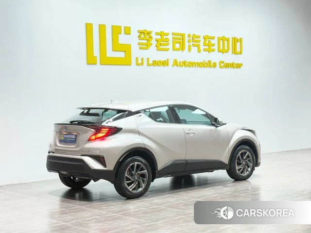 Toyota C-HR 2021 Шампань из Китая, фото 2