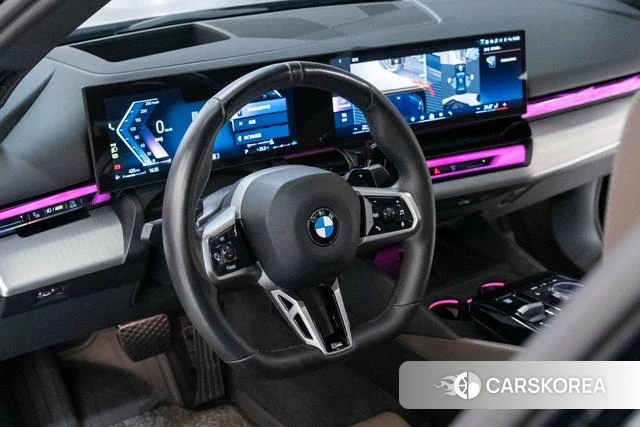 BMW 5 series 2025 Черный из Китая, фото 2