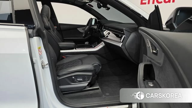 Audi Q8 (4M) 2023 Белый из Кореи, фото 2