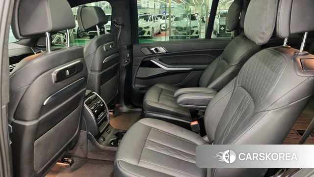 BMW X7 (G07) 2023 Черный из Кореи, фото 2