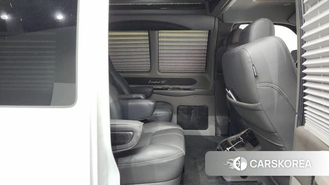 Chevrolet Express Van 2018 Белый из Кореи, фото 2