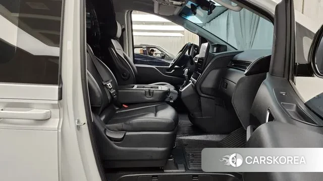 Hyundai Staria 2022 Белый из Кореи, фото 2