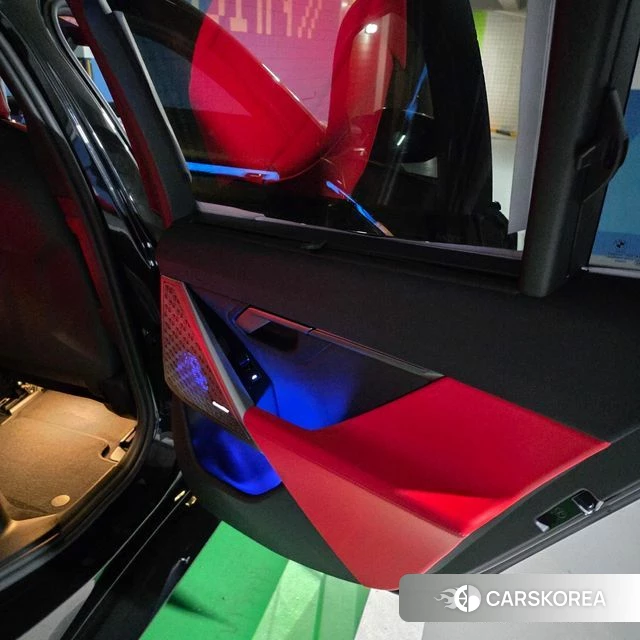 BMW M5 (G90) 2026 Черный из Кореи, фото 2