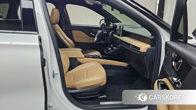 Lincoln Corsair 2022 Белый из Кореи, фото 2