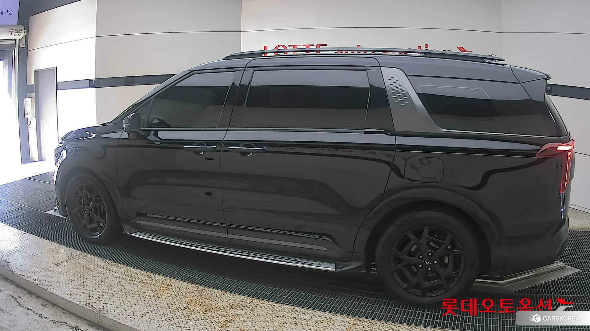Kia Carnival Hybrid 2025 Черный из Кореи, фото 2