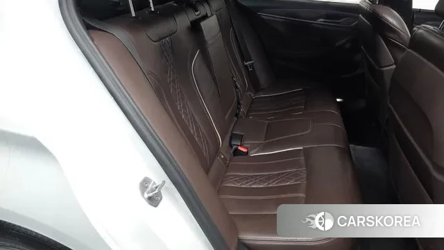 BMW 5 Series (G30) 2020 Белый из Кореи, фото 2