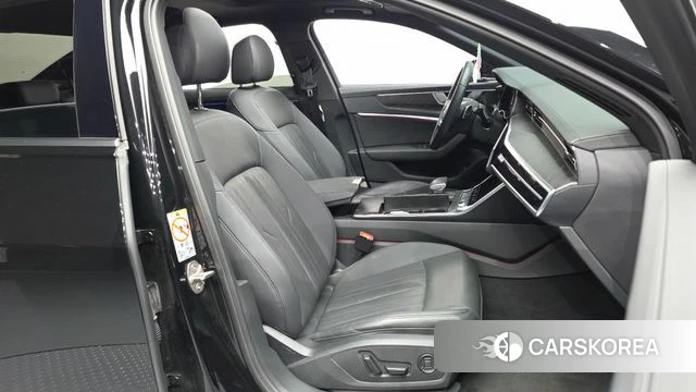 Audi A6 (C8) 2023 Черный из Кореи, фото 2