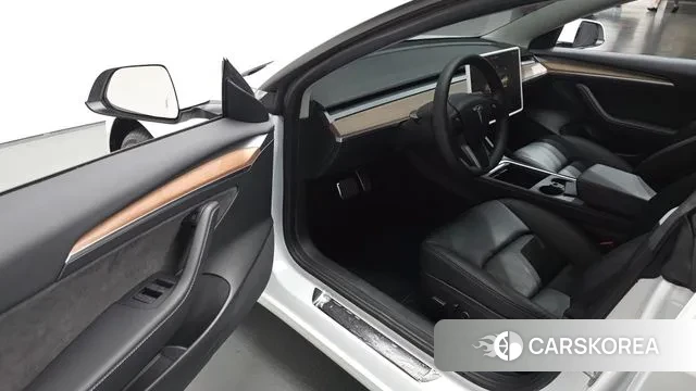 Tesla Model 3 2022 Белый из Кореи, фото 2