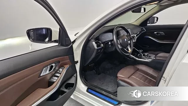 BMW 3 Series (G20) 2022 Белый из Кореи, фото 2