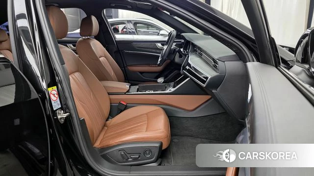 Audi A6 (C8) 2021 Черный из Кореи, фото 2