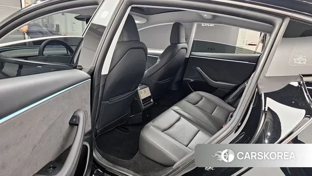 Tesla Model 3 2024 Черный из Кореи, фото 2