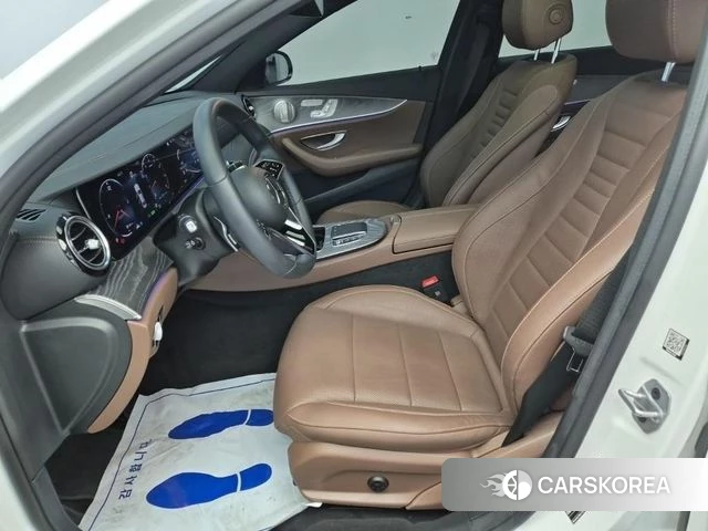 Mercedes-Benz E-Class W213 2023 Белый из Кореи, фото 2