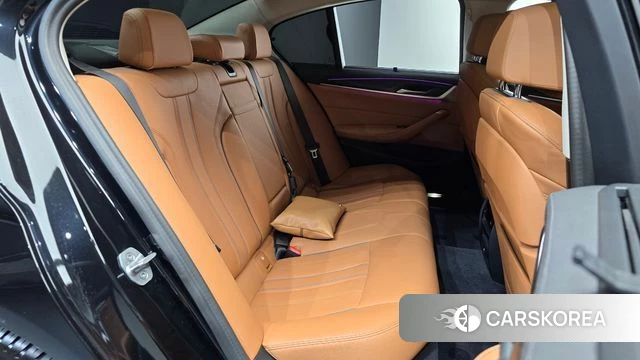 BMW 5 Series (G30) 2022 Черный из Кореи, фото 2