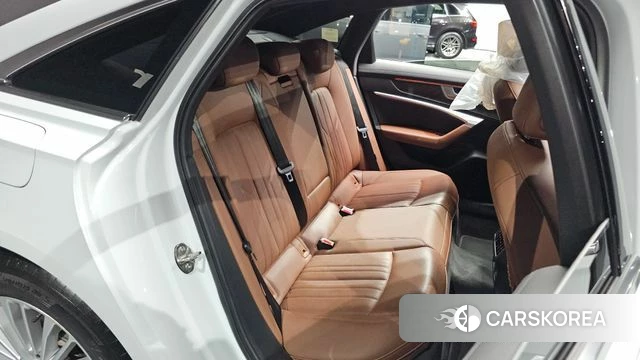 Audi A6 (C8) 2021 Белый из Кореи, фото 2