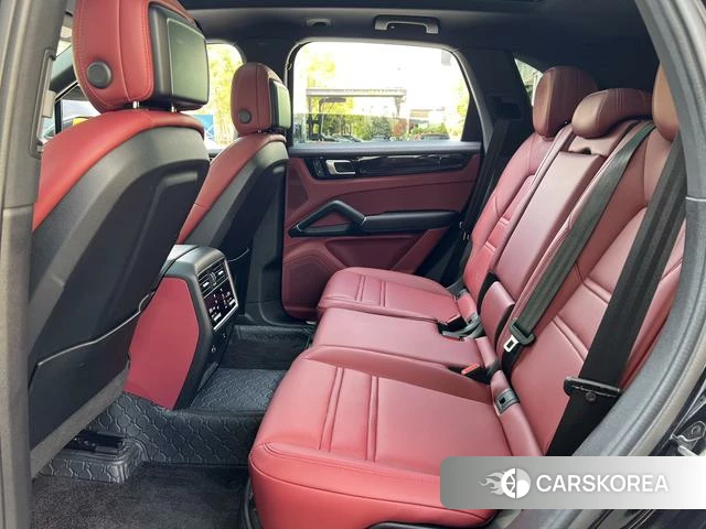 Porsche Cayenne 2022 Черный из Китая, фото 2