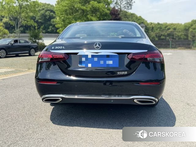 Mercedes-Benz E-class 2024 Черный из Китая, фото 2