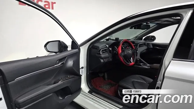 Toyota Camry (XV70) 2018 Белый из Кореи, фото 2