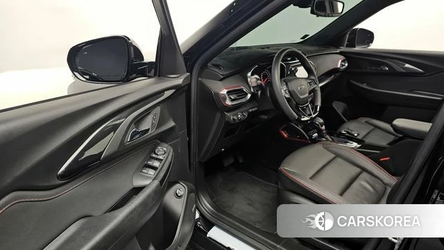 Chevrolet (GM Daewoo) Trailblazer 2023 Черный из Кореи, фото 2