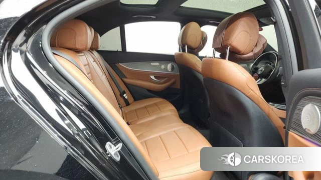 Mercedes-Benz E-Class W213 2021 Черный из Кореи, фото 2