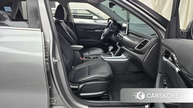 Kia Seltos 2022 Серебряный из Кореи, фото 2