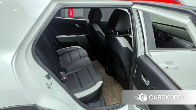 Kia Stonic 2019 Белый из Кореи, фото 2