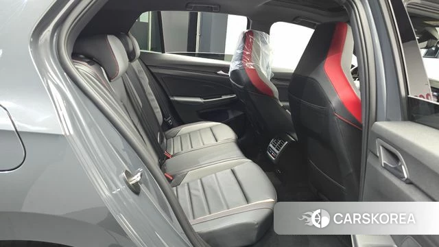 Volkswagen Golf 8th Generation 2024 Серый из Кореи, фото 2