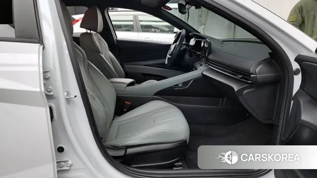 Hyundai The New Avante (CN7) 2023 Белый из Кореи, фото 2