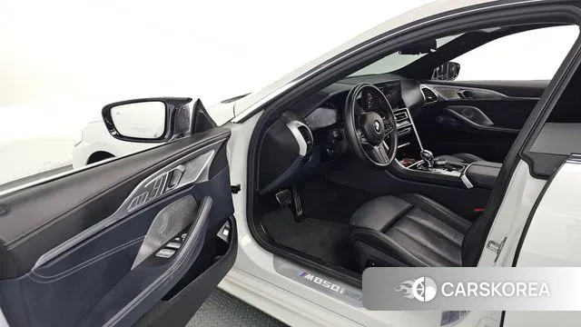 BMW 8 Series (G15) 2023 Белый из Кореи, фото 2