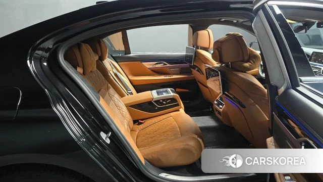 BMW 7 Series (G11) 2020 Черный из Кореи, фото 2