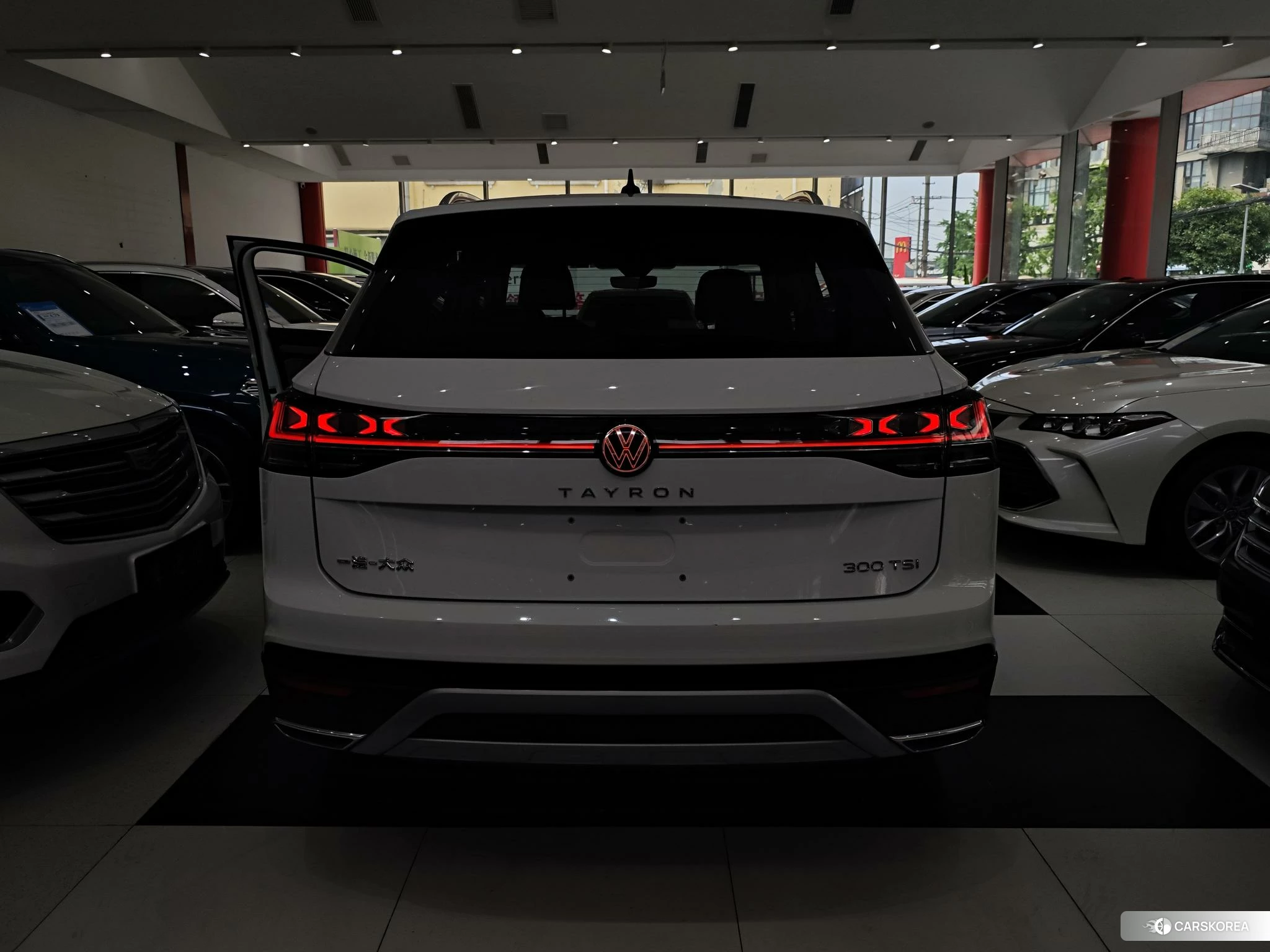 Volkswagen Tanyue 2023 Белый из Китая, фото 2
