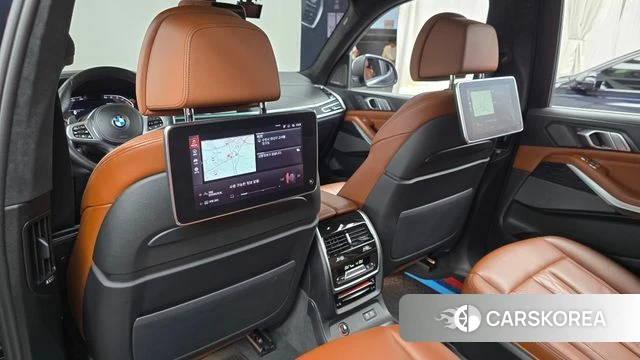 BMW X7 (G07) 2022 Черный из Кореи, фото 2