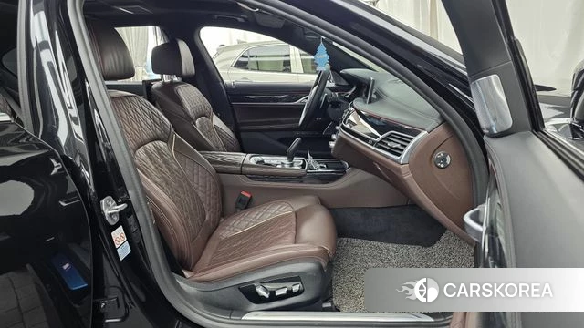 BMW 7 Series (G11) 2022 Черный из Кореи, фото 2