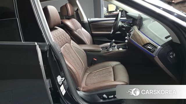 BMW 6 Series GT (G32) 2024 Черный из Кореи, фото 2