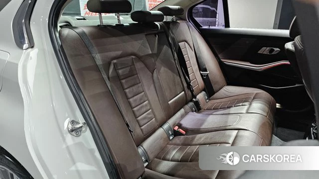 BMW 3 Series (G20) 2019 Белый из Кореи, фото 2