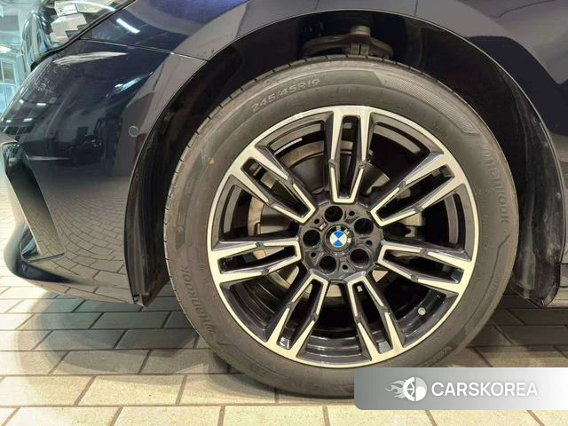 BMW 5 series 2025 Черный из Китая, фото 2