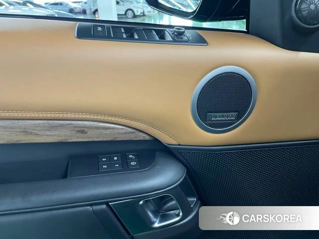 Land Rover Discovery 5 2018 Черный из Кореи, фото 2