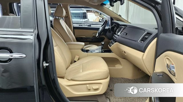 Kia The New Carnival 2018 Черный из Кореи, фото 2