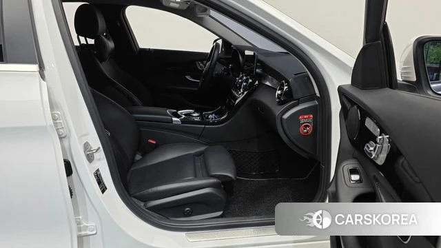 Mercedes-Benz C-Class W205 2019 Белый из Кореи, фото 2