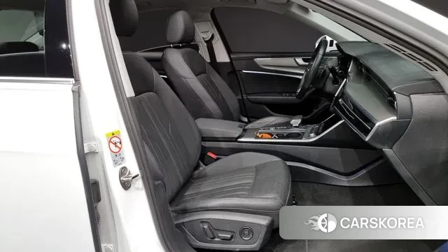 Audi A6 (C8) 2021 Белый из Кореи, фото 2